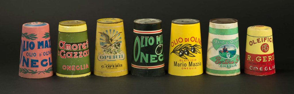 Collezione antiche lattine di olio di oliva | Collection of Antique Olive Oil Tins